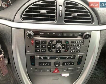 Серый Ситроен С5, объемом двигателя 2 л и пробегом 272 тыс. км за 5390 $, фото 28 на Automoto.ua