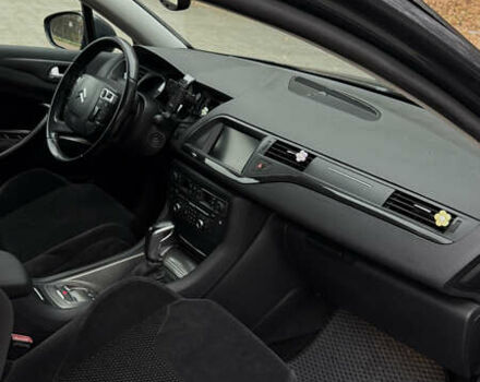 Серый Ситроен С5, объемом двигателя 2 л и пробегом 258 тыс. км за 6500 $, фото 10 на Automoto.ua