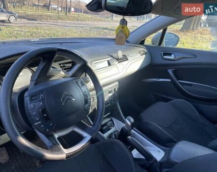 Серый Ситроен С5, объемом двигателя 1.56 л и пробегом 277 тыс. км за 5500 $, фото 5 на Automoto.ua