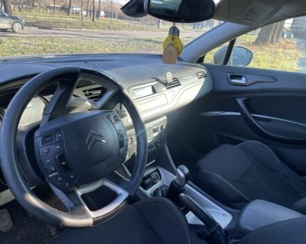 Серый Ситроен С5, объемом двигателя 1.6 л и пробегом 277 тыс. км за 5500 $, фото 5 на Automoto.ua