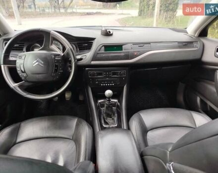 Сітроен С5 2009 у Кременце на Automoto.ua Сірий Сітроен С5, об'ємом двигуна 2 л та пробігом 284 тис. км за 6400 $, фото 20 на Automoto.ua