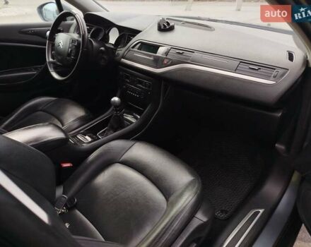 Сітроен С5 2009 у Кременце на Automoto.ua Сірий Сітроен С5, об'ємом двигуна 2 л та пробігом 284 тис. км за 6400 $, фото 18 на Automoto.ua