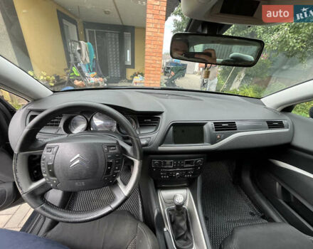 Сірий Сітроен С5, об'ємом двигуна 1.56 л та пробігом 346 тис. км за 5300 $, фото 7 на Automoto.ua