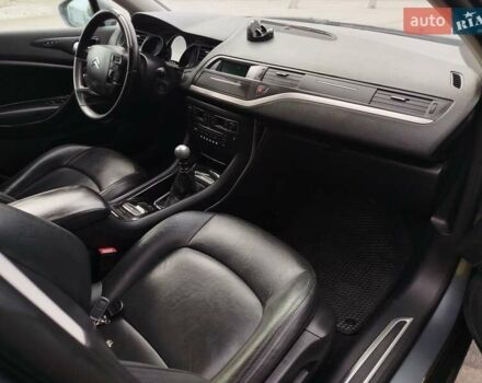 Сітроен С5 2009 у Кременце на Automoto.ua Сірий Сітроен С5, об'ємом двигуна 2 л та пробігом 284 тис. км за 6400 $, фото 16 на Automoto.ua
