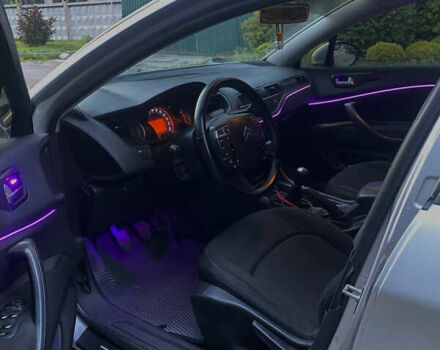 Серый Ситроен С5, объемом двигателя 1.56 л и пробегом 275 тыс. км за 5299 $, фото 8 на Automoto.ua