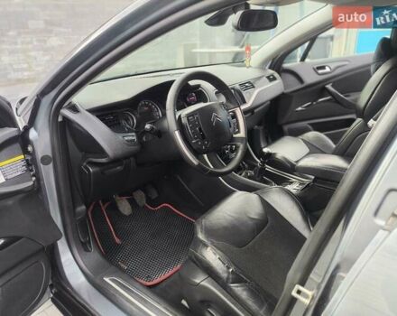 Серый Ситроен С5, объемом двигателя 2 л и пробегом 253 тыс. км за 7300 $, фото 9 на Automoto.ua