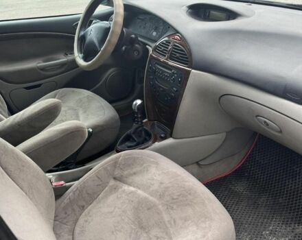 Серый Ситроен С5, объемом двигателя 1 л и пробегом 260 тыс. км за 1940 $, фото 2 на Automoto.ua