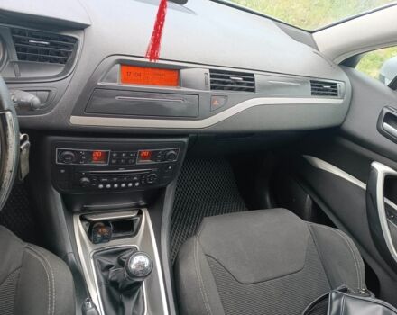 Серый Ситроен С5, объемом двигателя 1.6 л и пробегом 294 тыс. км за 5250 $, фото 22 на Automoto.ua