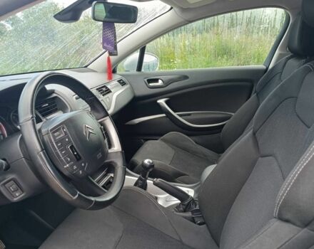 Серый Ситроен С5, объемом двигателя 1.6 л и пробегом 294 тыс. км за 5250 $, фото 15 на Automoto.ua