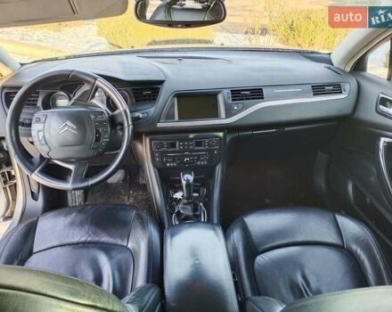 Ситроен С5 2009 в Пирятине на Automoto.ua Серый Ситроен С5, объемом двигателя 2 л и пробегом 405 тыс. км за 3999 $, фото 11 на Automoto.ua