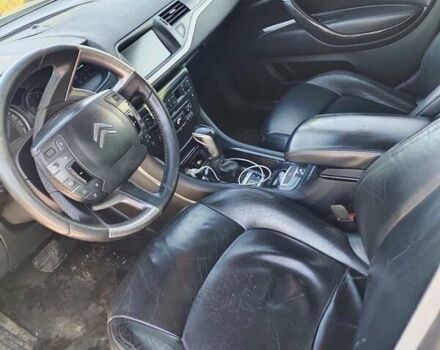Ситроен С5 2009 в Пирятине на Automoto.ua Серый Ситроен С5, объемом двигателя 2 л и пробегом 405 тыс. км за 3999 $, фото 10 на Automoto.ua