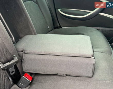 Сірий Сітроен С5, об'ємом двигуна 2 л та пробігом 261 тис. км за 5500 $, фото 24 на Automoto.ua