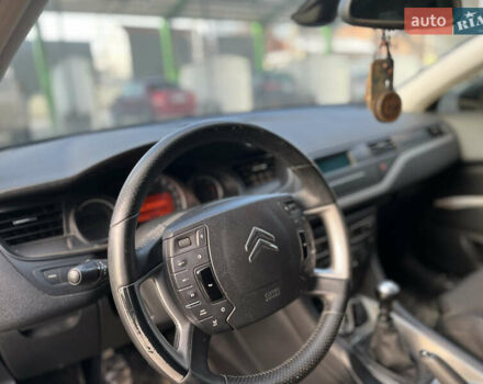 Серый Ситроен С5, объемом двигателя 2 л и пробегом 217 тыс. км за 6300 $, фото 6 на Automoto.ua