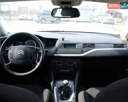 Серый Ситроен С5, объемом двигателя 1.56 л и пробегом 305 тыс. км за 5300 $, фото 8 на Automoto.ua