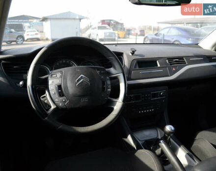 Серый Ситроен С5, объемом двигателя 1.56 л и пробегом 305 тыс. км за 5300 $, фото 6 на Automoto.ua