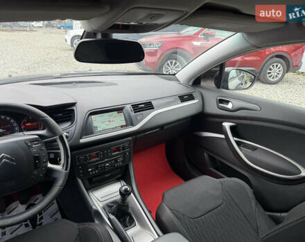 Сірий Сітроен С5, об'ємом двигуна 2 л та пробігом 320 тис. км за 5800 $, фото 13 на Automoto.ua