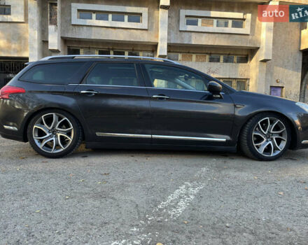 Ситроен С5 2012 в Ивано-Франковске на Automoto.ua Серый Ситроен С5, объемом двигателя 2.2 л и пробегом 222 тыс. км за 11500 $, фото 51 на Automoto.ua