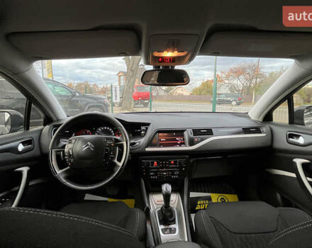 Серый Ситроен С5, объемом двигателя 1.56 л и пробегом 234 тыс. км за 7400 $, фото 7 на Automoto.ua