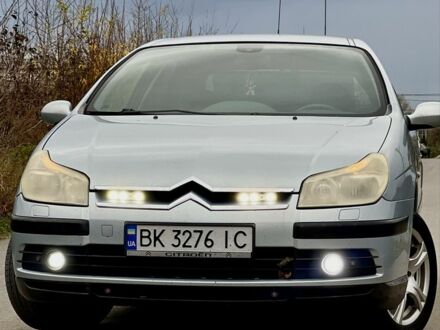 Серый Ситроен С5, объемом двигателя 2 л и пробегом 240 тыс. км за 3899 $, фото 1 на Automoto.ua