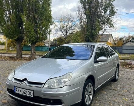 Серый Ситроен С5, объемом двигателя 2 л и пробегом 326 тыс. км за 3900 $, фото 1 на Automoto.ua