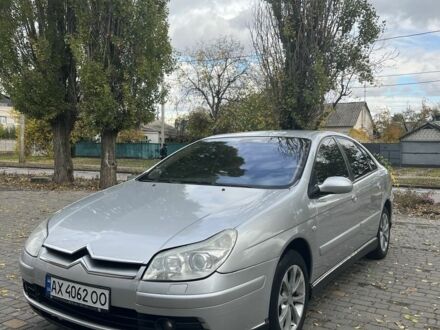 Серый Ситроен С5, объемом двигателя 2 л и пробегом 326 тыс. км за 3950 $, фото 1 на Automoto.ua