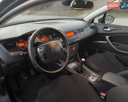 Синий Ситроен С5, объемом двигателя 2 л и пробегом 212 тыс. км за 5500 $, фото 7 на Automoto.ua