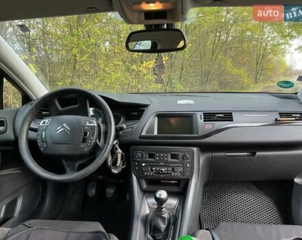 Синій Сітроен С5, об'ємом двигуна 2 л та пробігом 251 тис. км за 6400 $, фото 6 на Automoto.ua