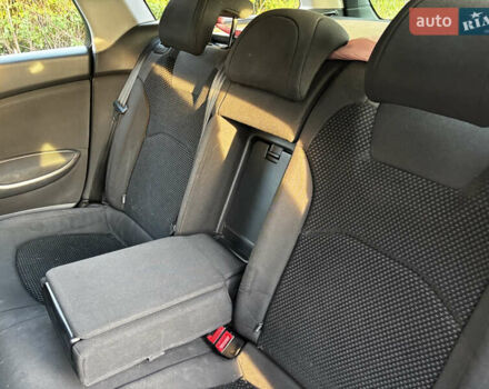 Синий Ситроен С5, объемом двигателя 1.6 л и пробегом 364 тыс. км за 5550 $, фото 13 на Automoto.ua