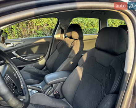 Синий Ситроен С5, объемом двигателя 1.6 л и пробегом 364 тыс. км за 5550 $, фото 12 на Automoto.ua