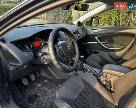 Синий Ситроен С5, объемом двигателя 1.6 л и пробегом 364 тыс. км за 5550 $, фото 11 на Automoto.ua