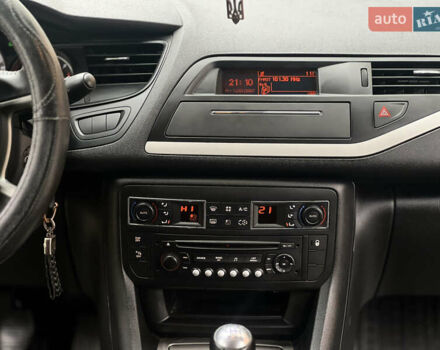 Синій Сітроен С5, об'ємом двигуна 2 л та пробігом 275 тис. км за 6350 $, фото 19 на Automoto.ua