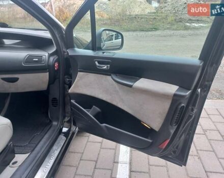 Черный Ситроен С8, объемом двигателя 2 л и пробегом 197 тыс. км за 8700 $, фото 41 на Automoto.ua