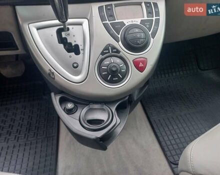 Черный Ситроен С8, объемом двигателя 2 л и пробегом 197 тыс. км за 8700 $, фото 24 на Automoto.ua