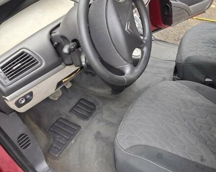 Червоний Сітроен С8, об'ємом двигуна 2 л та пробігом 340 тис. км за 6400 $, фото 17 на Automoto.ua