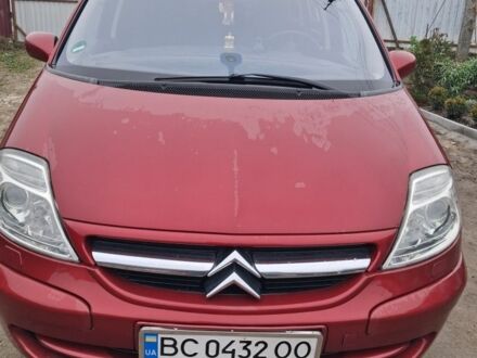 Червоний Сітроен С8, об'ємом двигуна 2 л та пробігом 340 тис. км за 6400 $, фото 1 на Automoto.ua
