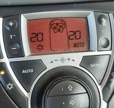 Сітроен С8, об'ємом двигуна 2 л та пробігом 288 тис. км за 4950 $, фото 34 на Automoto.ua