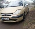 Желтый Ситроен С8, объемом двигателя 2 л и пробегом 250 тыс. км за 3650 $, фото 1 на Automoto.ua