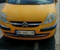 Желтый Ситроен С8, объемом двигателя 2 л и пробегом 277 тыс. км за 3812 $, фото 1 на Automoto.ua
