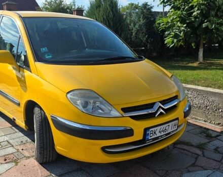 Желтый Ситроен С8, объемом двигателя 2 л и пробегом 280 тыс. км за 3500 $, фото 1 на Automoto.ua