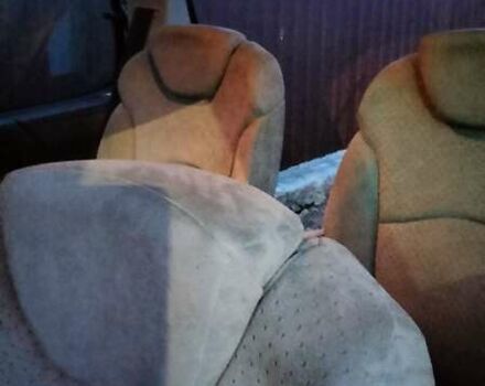 Серый Ситроен С8, объемом двигателя 2.18 л и пробегом 273 тыс. км за 3900 $, фото 2 на Automoto.ua