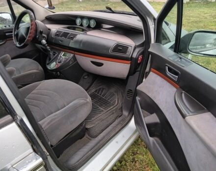 Ситроен С8 2004 в Луцке на Automoto.ua Серый Ситроен С8, объемом двигателя 2.2 л и пробегом 295 тыс. км за 3200 $, фото 10 на Automoto.ua