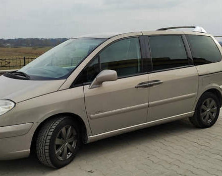 Серый Ситроен С8, объемом двигателя 2.2 л и пробегом 285 тыс. км за 5000 $, фото 3 на Automoto.ua