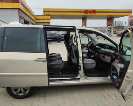 Серый Ситроен С8, объемом двигателя 2.2 л и пробегом 285 тыс. км за 5000 $, фото 5 на Automoto.ua