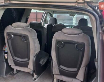 Сірий Сітроен С8, об'ємом двигуна 2 л та пробігом 299 тис. км за 3499 $, фото 4 на Automoto.ua
