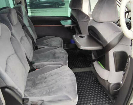 Серый Ситроен С8, объемом двигателя 2.2 л и пробегом 285 тыс. км за 5000 $, фото 13 на Automoto.ua