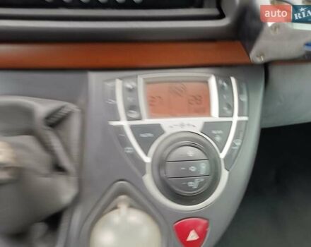 Ситроен С8 2006 в Полтаве на Automoto.ua Серый Ситроен С8, объемом двигателя 2.18 л и пробегом 1 тыс. км за 4100 $, фото 11 на Automoto.ua