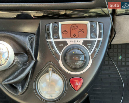 Сірий Сітроен С8, об'ємом двигуна 2 л та пробігом 266 тис. км за 6590 $, фото 30 на Automoto.ua