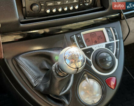 Сірий Сітроен С8, об'ємом двигуна 2 л та пробігом 266 тис. км за 6590 $, фото 31 на Automoto.ua