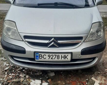 Серый Ситроен С8, объемом двигателя 2 л и пробегом 425 тыс. км за 3800 $, фото 1 на Automoto.ua