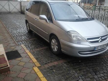 Серый Ситроен С8, объемом двигателя 2.18 л и пробегом 266 тыс. км за 3900 $, фото 1 на Automoto.ua